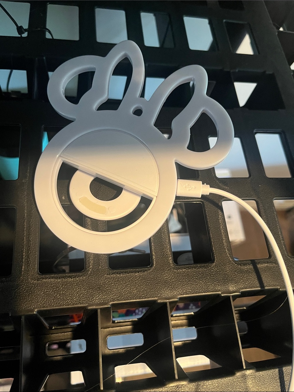 White Clip-On Ring Light for Tablets & Accessories